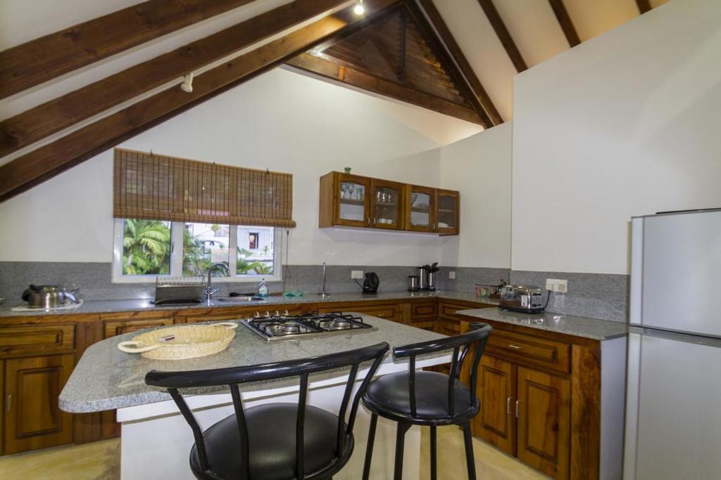 La Batie Selfcatering Apartment Beau Vallon  Exteriér fotografie